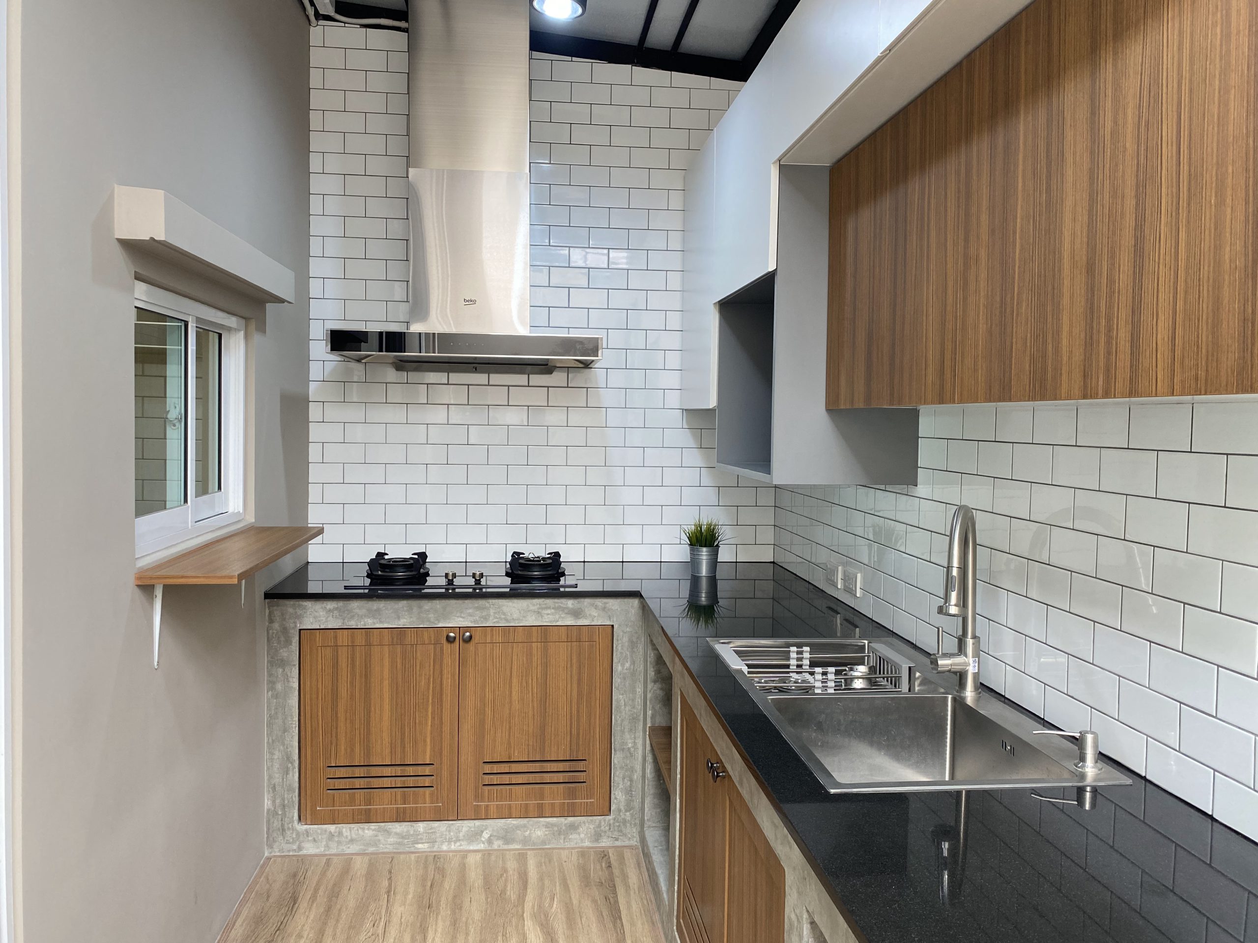 ไอเดีย ต่อเติมห้องครัวหลังบ้าน พร้อมเทคนิคทำยังไงให้ห้องครัวมีอากาศถ่ายเทสะดวก