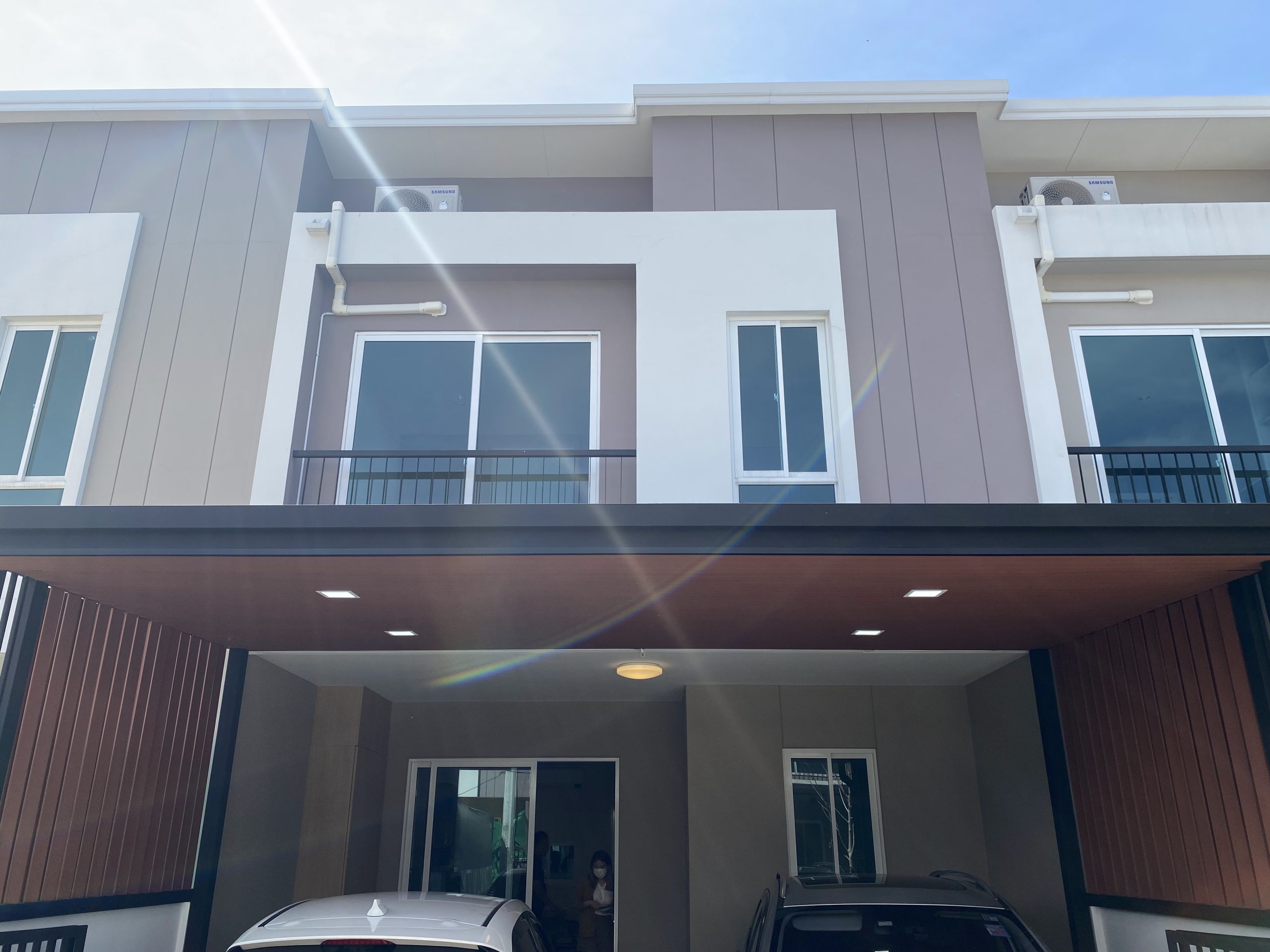 แชร์ไอเดีย ต่อเติมหลังคาโรงจอดรถ พร้อมเผยเทคนิคลงเสาเข็มยังไงให้แข็งแรง